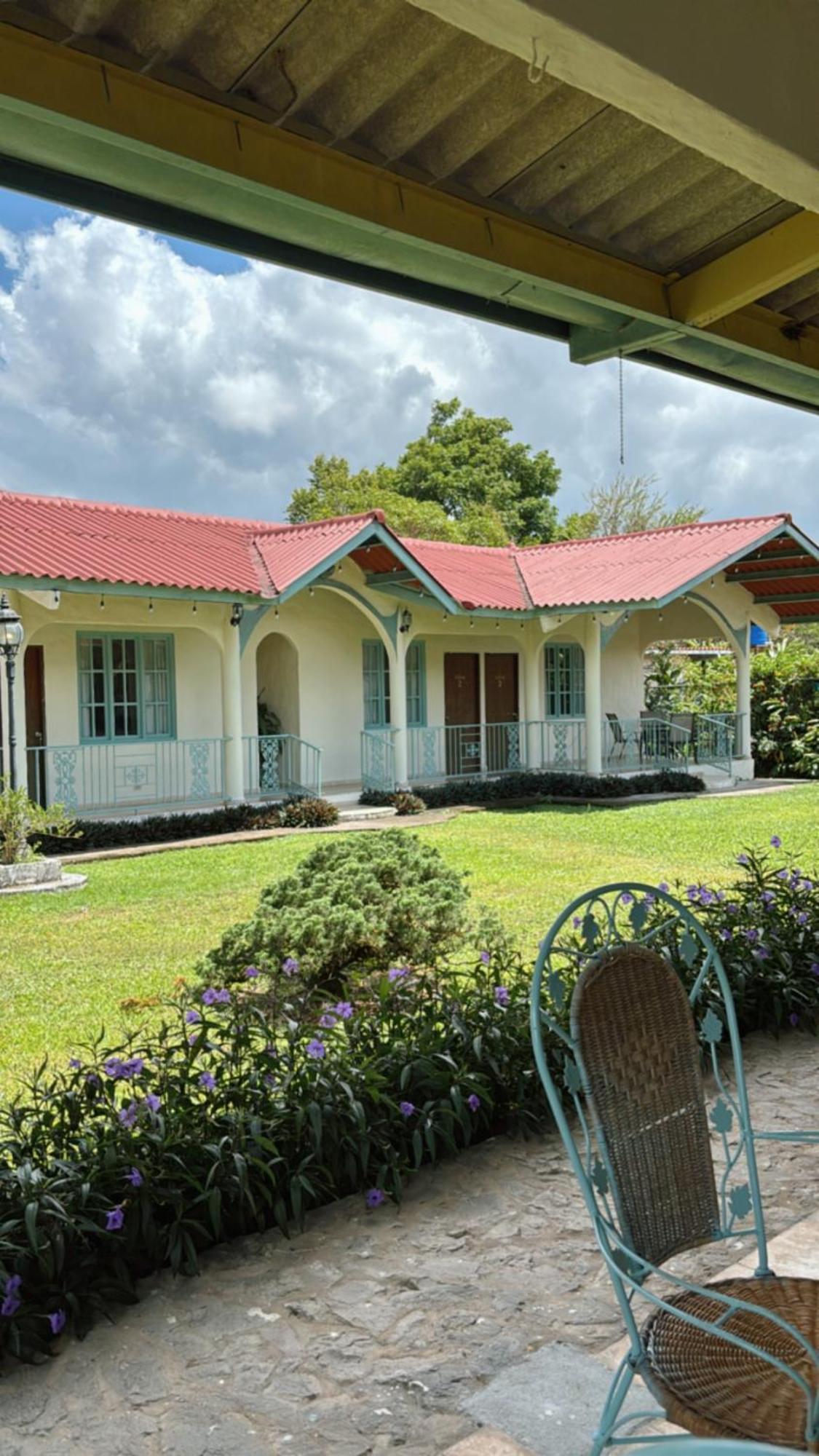 La Maison D' Ivonne Anton Экстерьер фото
