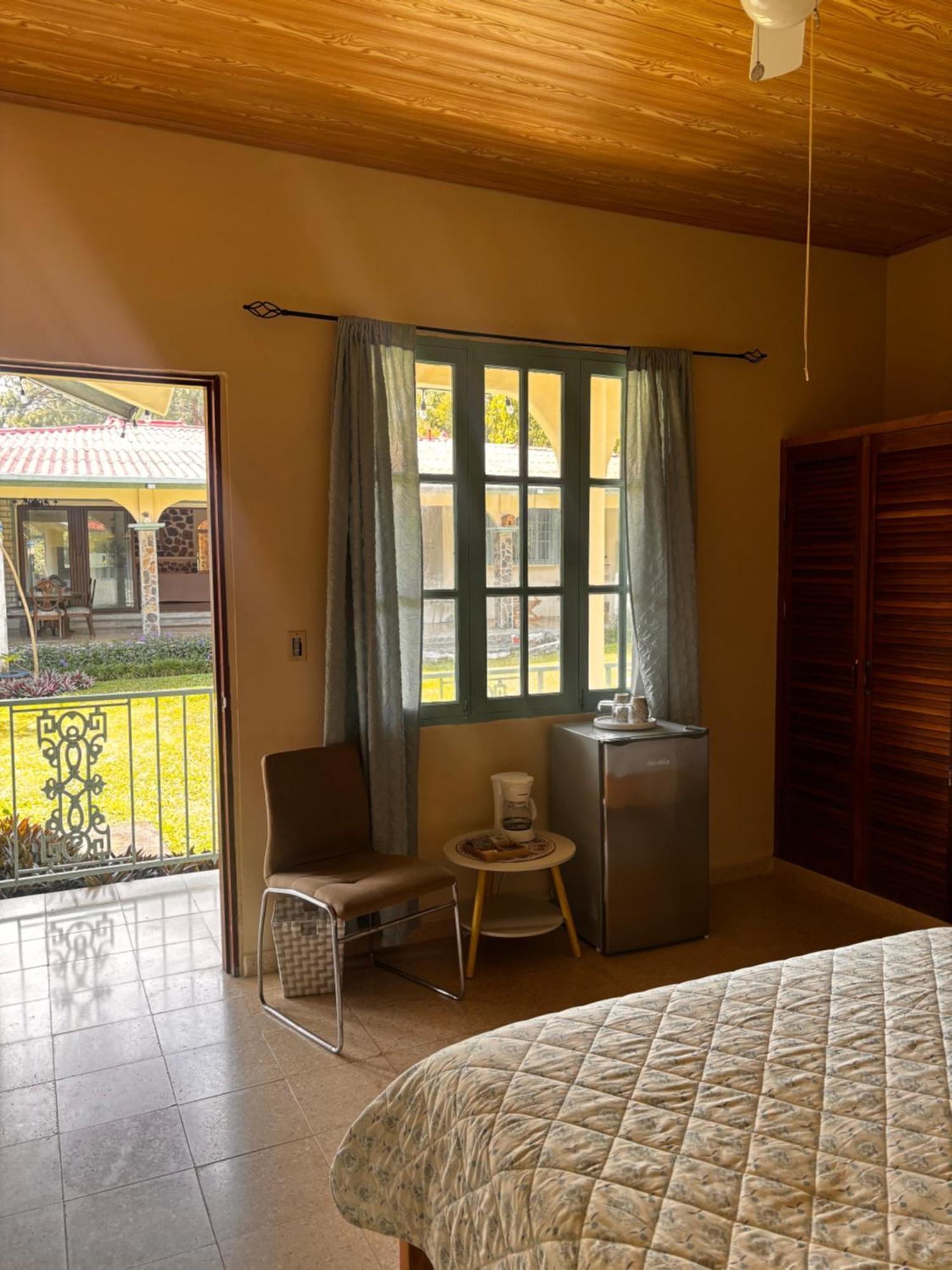 La Maison D' Ivonne Anton Экстерьер фото